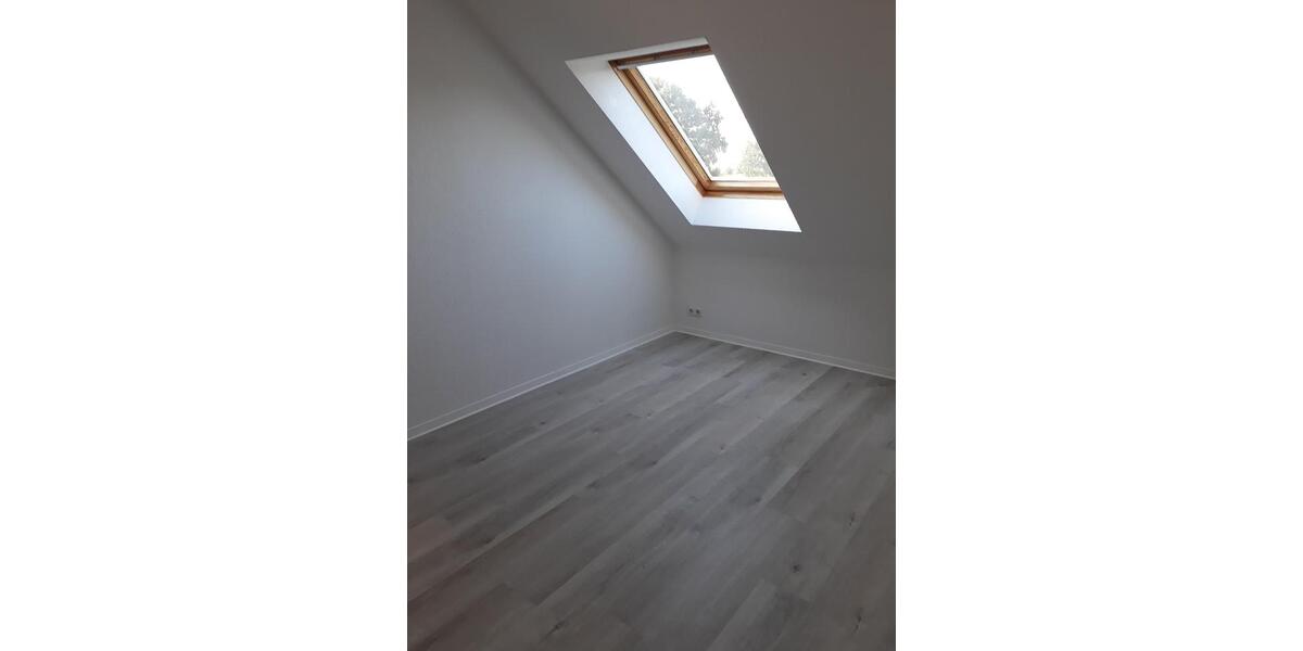 Dachgeschoßwohnung Lüdersdorf - 3 Zimmer, 66 m&sup2;, 700&euro; | Angebot:25269652