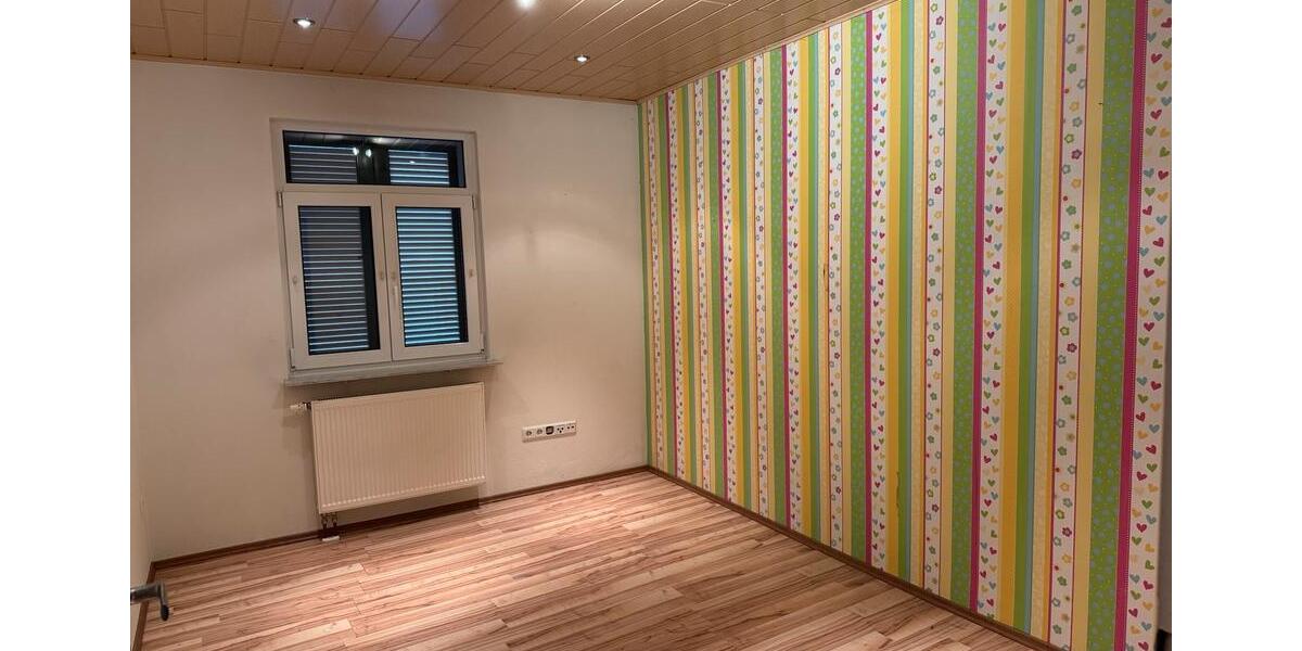 EFH 3ZK Bad mit abgeschlossenem Innenhof, Laube und Außen-WC 3 zimmer