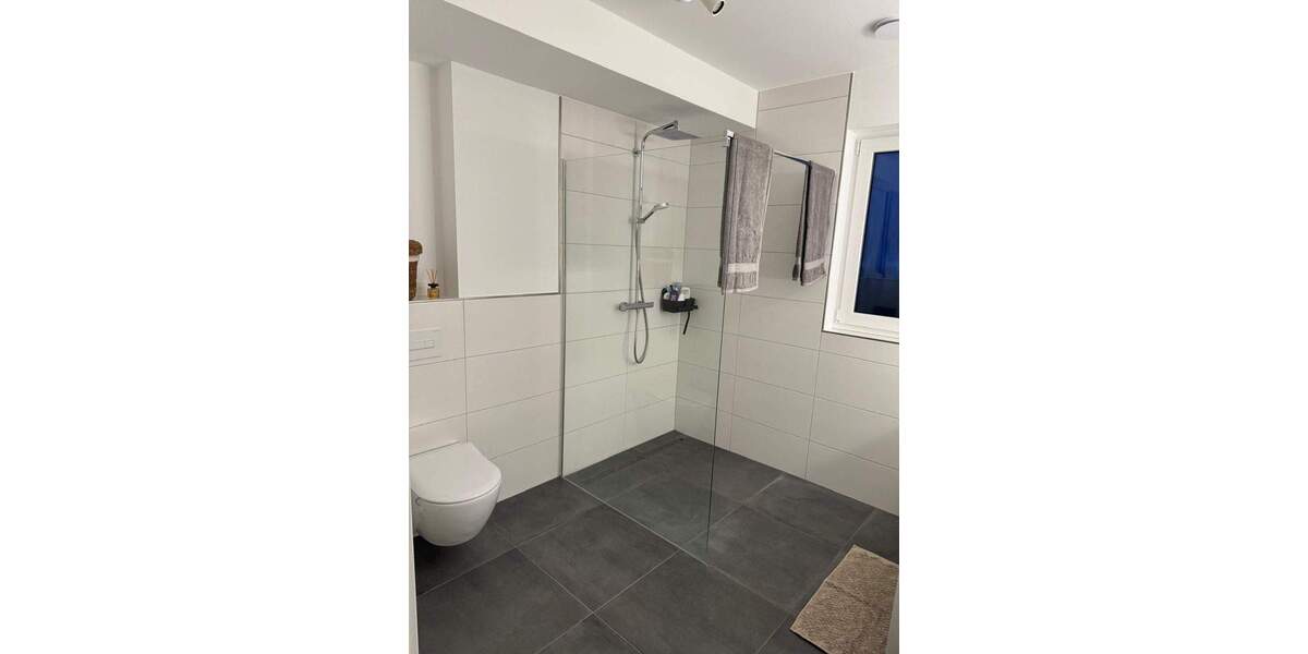 helle drei-Zimmer-Wohnung mit Balkon, Keller und Tiefgaragenstellplatz 3 zimmer