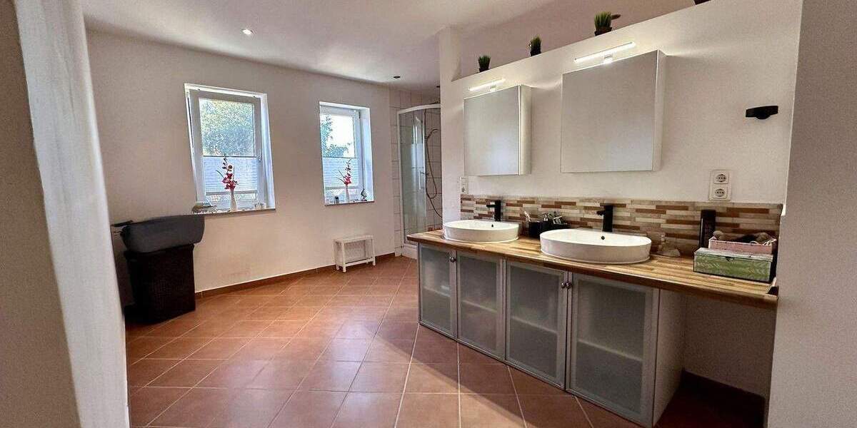 Einfamilienhaus Wolfhagen Istha - 7 Zimmer, 200 m&sup2;, 1.150&euro; | Angebot:25278020