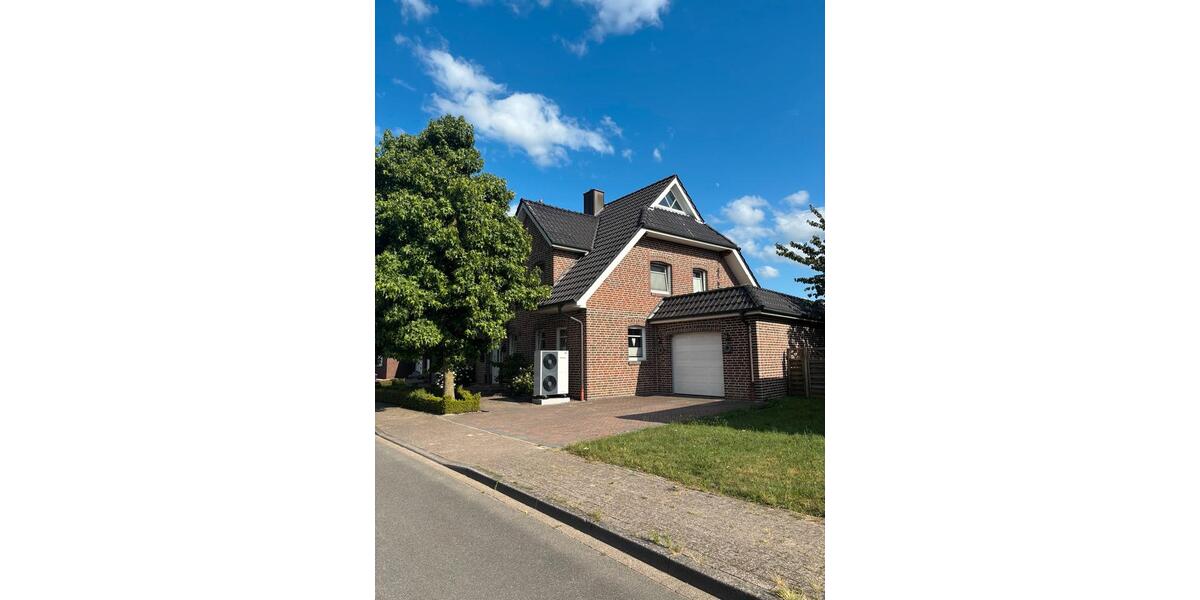 Einfamilienhaus Bösel - 12 Zimmer, 300 m&sup2;, 579.000&euro; | Angebot:27120550