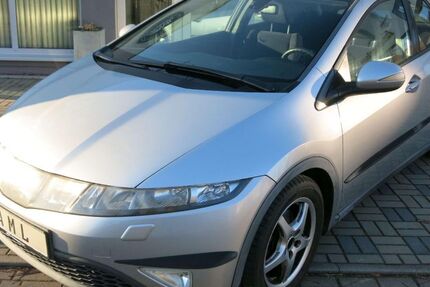 Honda Civic 198.000 km 3.990 &euro; Lucka 04613