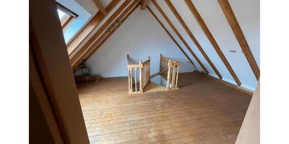 Dachgeschoßwohnung Blieskastel - 4.5 Zimmer, 120 m&sup2;, 750&euro; | Angebot:26665692