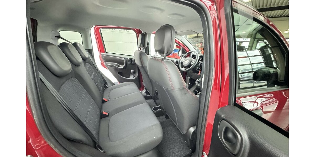 Fiat Panda Cross Red 1.0 Hybrid 1.Hand Neuwertig! 1.600 km 13.740 &euro; Lich 35423