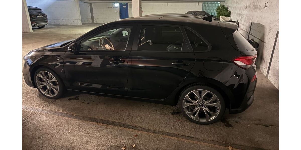 Hyundai i30 68.500 km 15.900 &euro; Augsburg 86152