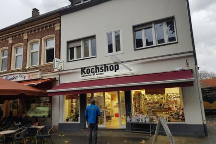 schönes, renoviertes Ladenlokal im Erdgeschoss