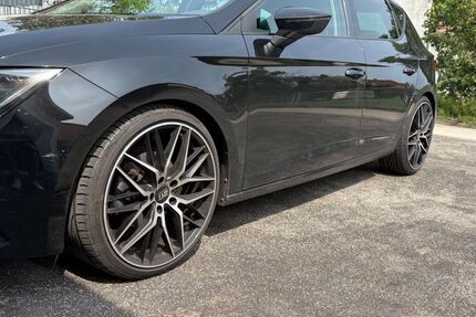 Seat Leon 84.000 km 14.800 &euro; Burgoberbach 91595