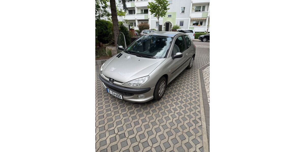 Peugeot 206 58.200 km 1.950 &euro; Berlin 13053