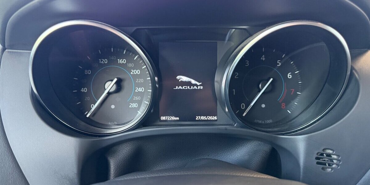 Jaguar F-PACE P250 R-Sport 25t+Xenon+Kamera+ACC+Spur 87.250 km 24.990 &euro; Westendorf 86707