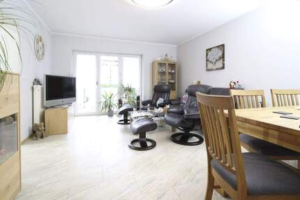Gepflegte Wohnung in Hövelhof: ca. 85 m², 3 Zimmer, Balkon, Kellerraum und Stellplatz inklusive 3 zimmer