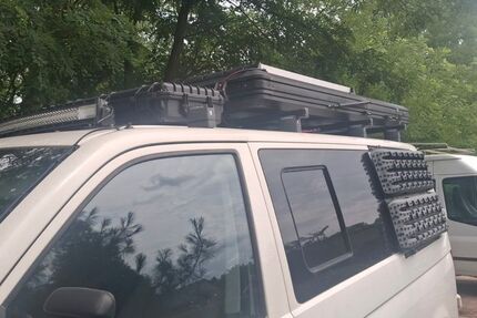 VW T5 Transporter 182.000 km 9.000 &euro; Guben 03172