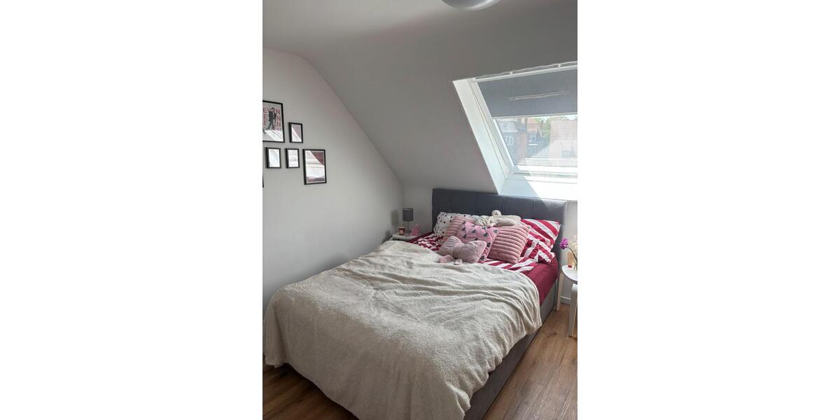 Dachgeschoßwohnung Stuttgart Bad Cannstatt - 1 Zimmer, 11 m&sup2;, 525&euro; | Angebot:26356548