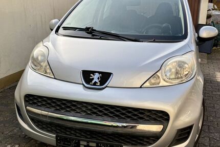 Peugeot 107 102.021 km 2.500 &euro; Rodgau 63110