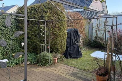 Haus Schloß Holte-Stukenbrock Stukenbrock - 5 Zimmer, 148 m&sup2;, 1.495&euro; | Angebot:25057876