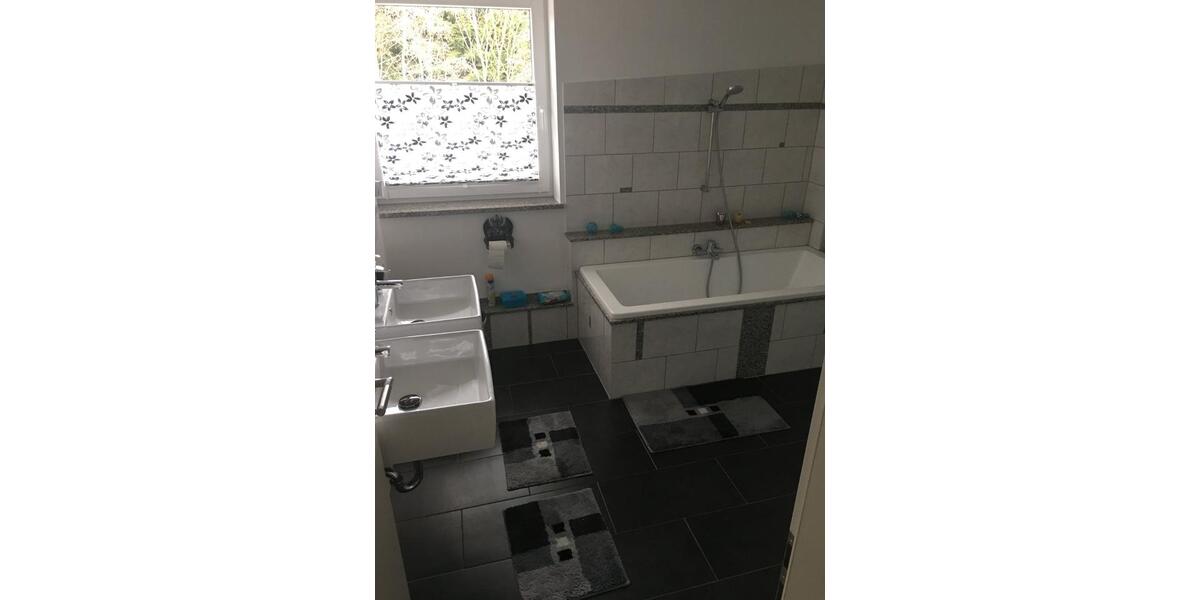 Doppelhaushälfte Isen - 6 Zimmer, 150 m&sup2;, 1.950&euro; | Angebot:25126411