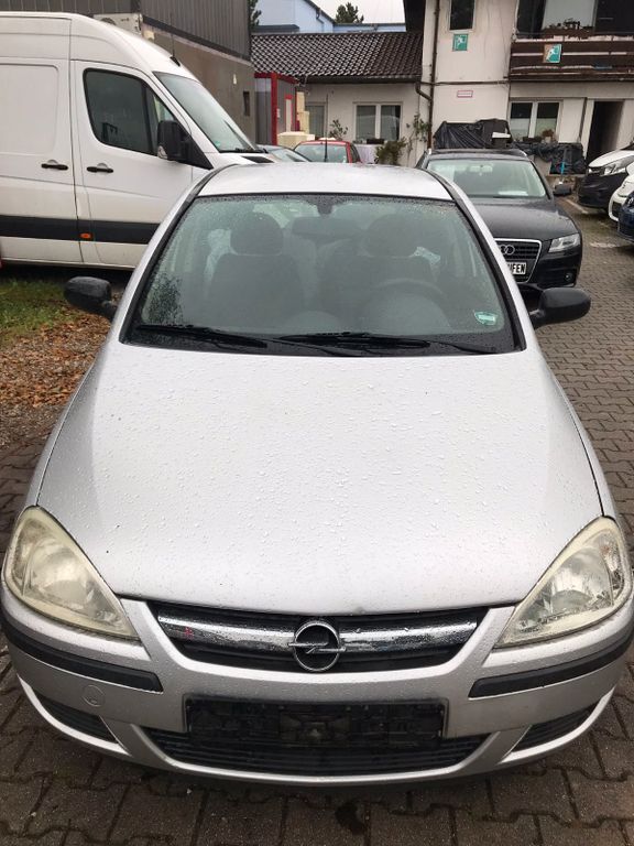 Opel Corsa 168.000 km 699 € München 81243