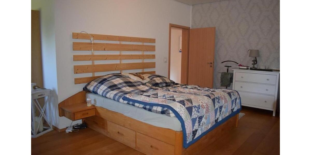 Einfamilienhaus Neu Wulmstorf - 9 Zimmer, 214 m&sup2;, 2.350&euro; | Angebot:25850639