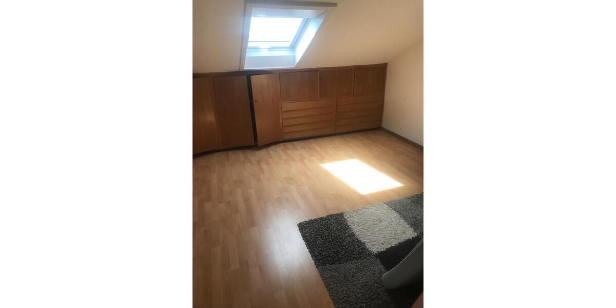 Einfamilienhaus Uhingen - 8 Zimmer, 200 m&sup2;, 1.850&euro; | Angebot:24753996