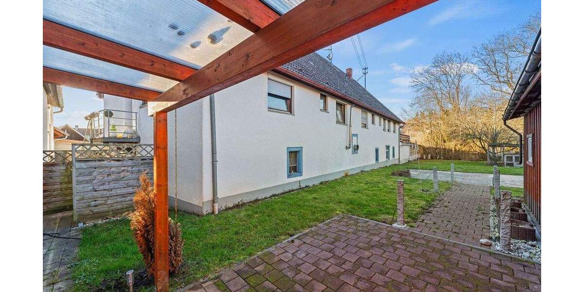 Einfamilienhaus Hilzingen - 7 Zimmer, 215 m&sup2;, 585.000&euro; | Angebot:25879468