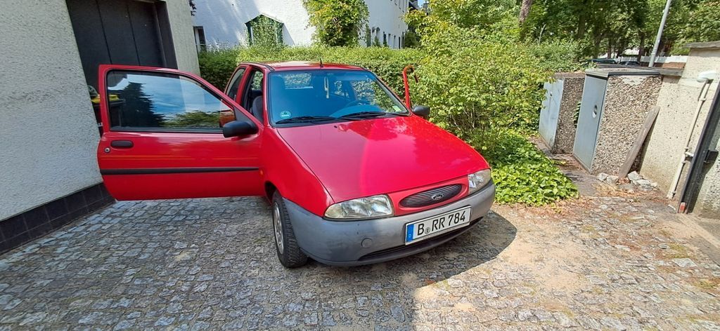 Ford Fiesta 184.000 km 999 € Berlin 14163
