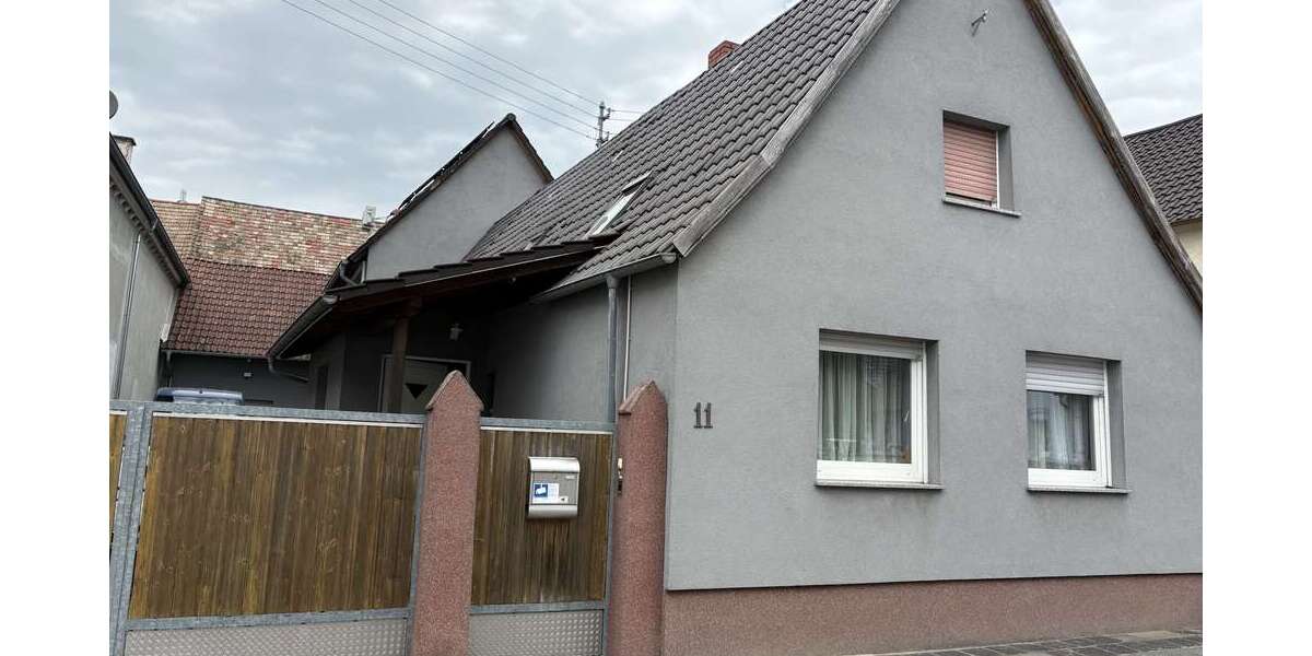 Einfamilienhaus Kuhardt - 7 Zimmer, 271 m&sup2;, 410.000&euro; | Angebot:27339589