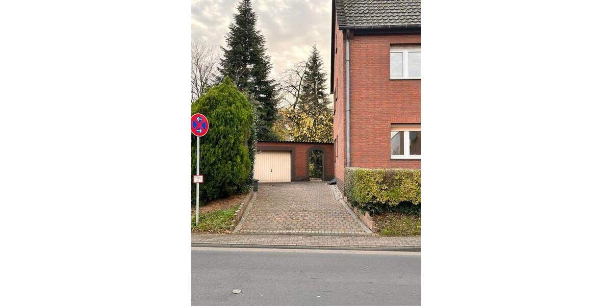 Einfamilienhaus freistehend mit schönem Grundstück und Möglichkeit zur weiteren Bebauung 5 zimmer