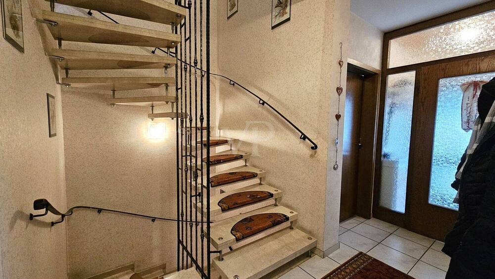 Doppelhaushälfte Ansbach - 8 Zimmer, 150 m&sup2;, 469.000&euro; | Angebot:26106506