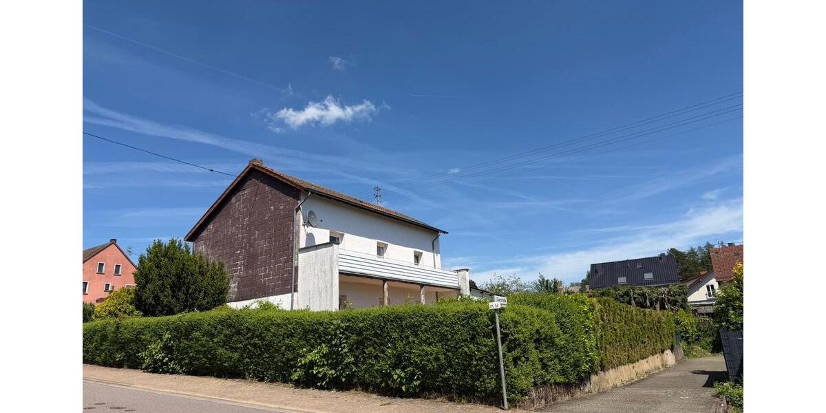 Einfamilienhaus Losheim am See - 8 Zimmer, 220 m&sup2;, 140.000&euro; | Angebot:26716120