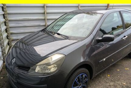 Renault Clio 208.927 km 1.150 &euro; Lübeck 23556