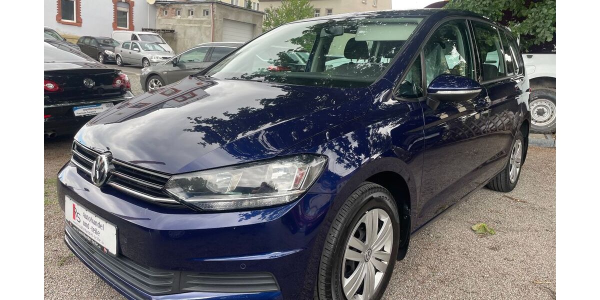 VW Touran 167.029 km 12.499 &euro; Radebeul 01445