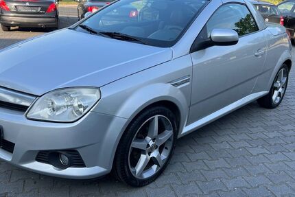 Opel Tigra 98.000 km 3.499 &euro; Jaderberg 26349