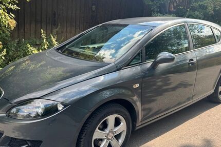 Seat Leon 86.000 km 4.490 &euro; Öhringen 74613