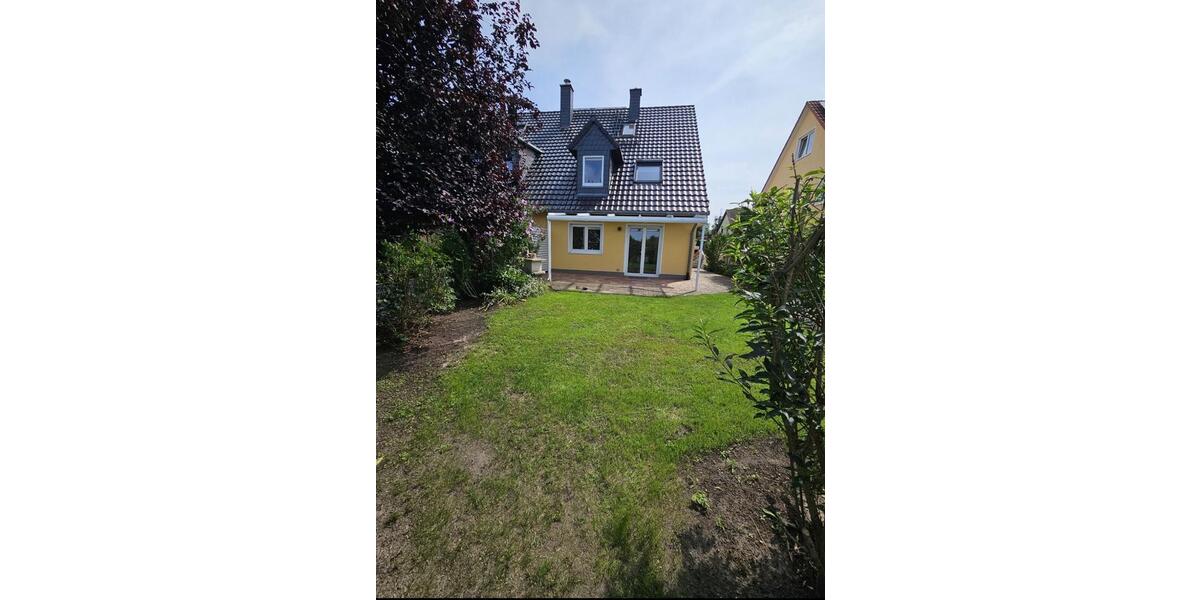 Neuwertige Doppelhaushälfte mit 4 Zimmern 4 zimmer