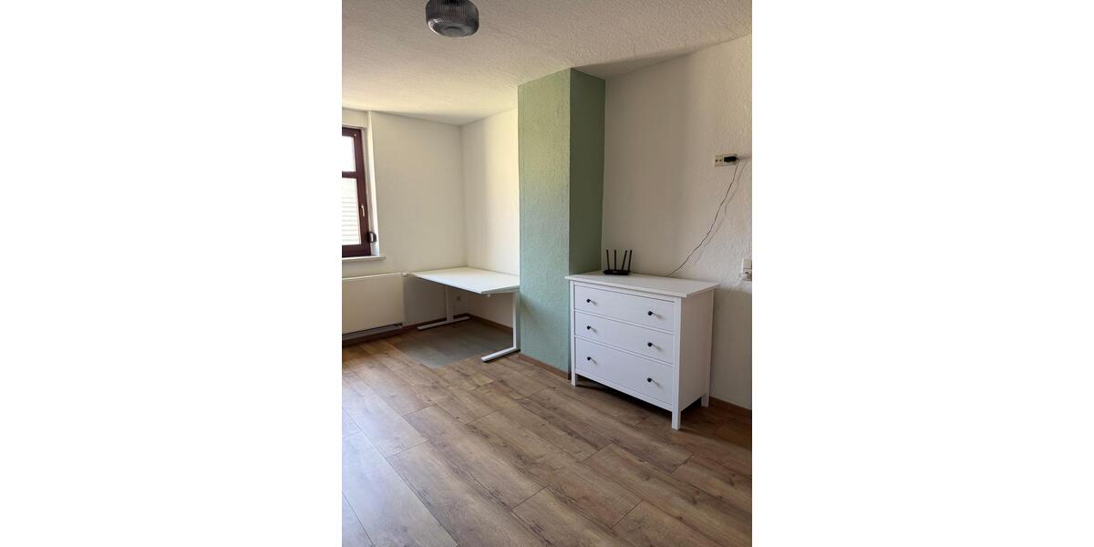 Etagenwohnung Lauchhammer - 3 Zimmer, 110 m&sup2;, 600&euro; | Angebot:26271572