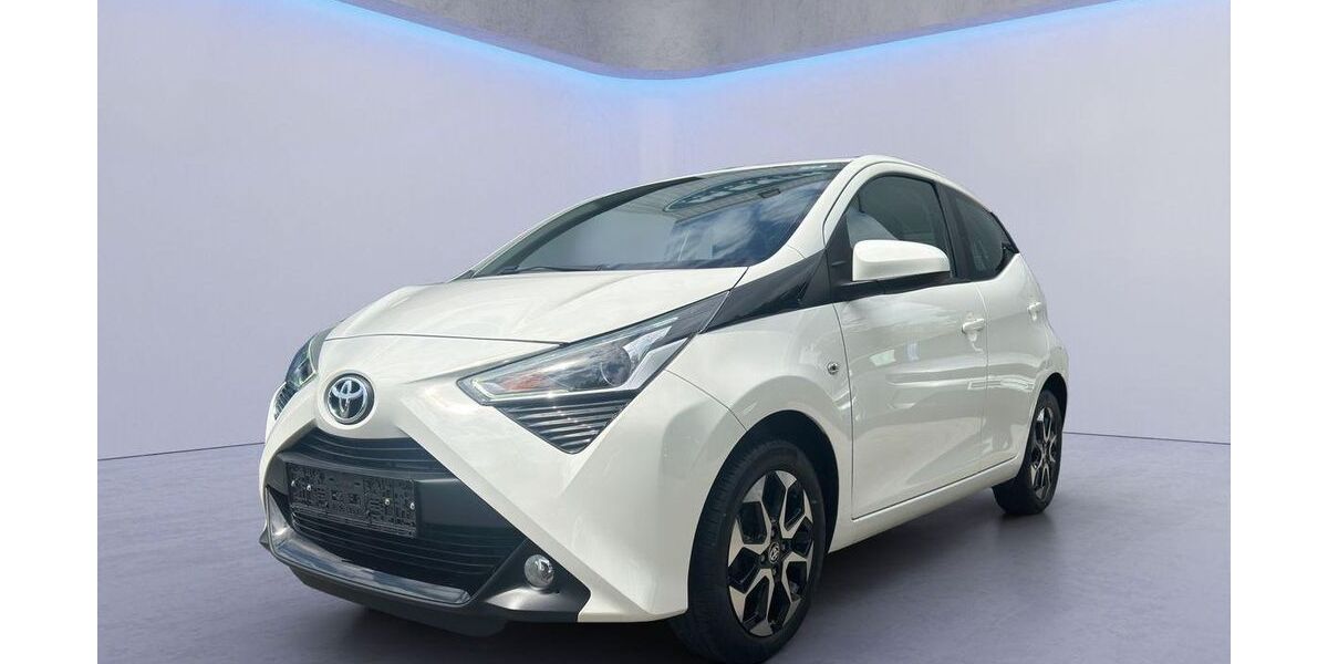 Toyota Aygo (X) 58.350 km 9.480 &euro; Langenweddingen 39171