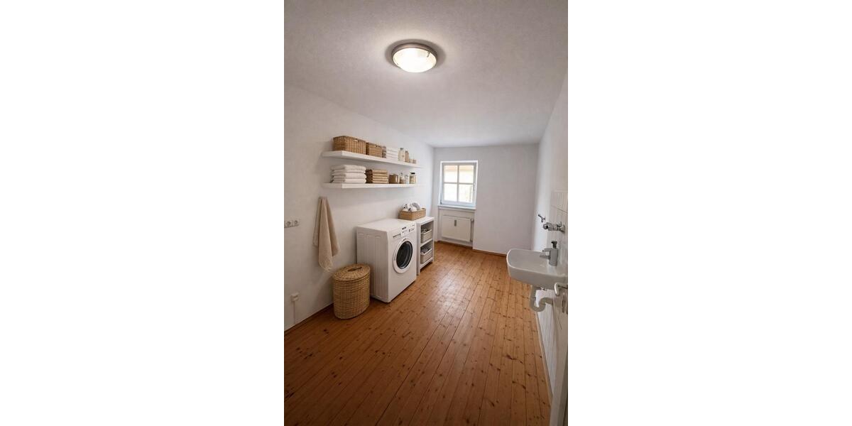 Etagenwohnung Ortenburg - 5 Zimmer, 190 m&sup2;, 1.600&euro; | Angebot:25137728