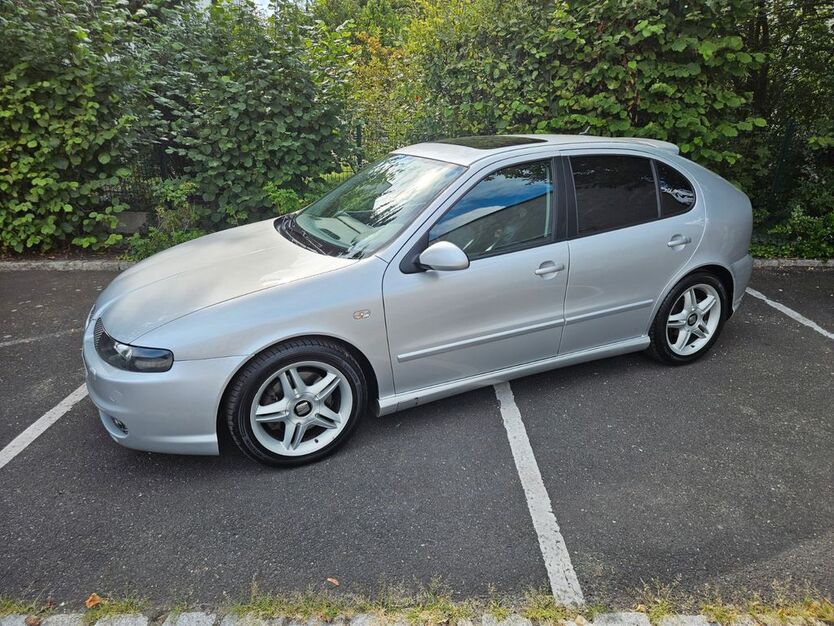 Seat Leon 165.000 km 13.900 € Dresden 01257