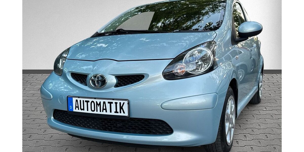 Toyota Aygo (X) 80.000 km 5.950 &euro; Berlin 14163