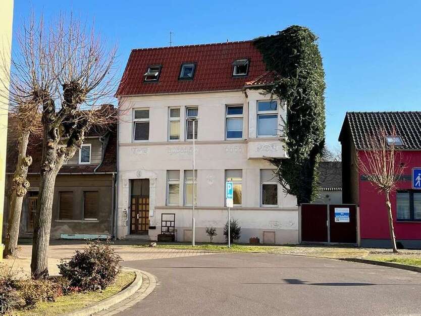 Haus zum Kaufen in Möckern 149.000 € 186 m²