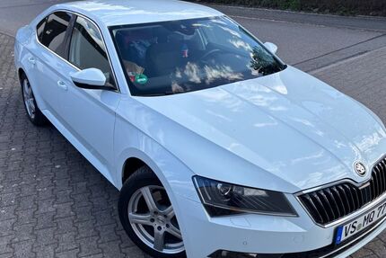 Skoda Superb 128.000 km 14.300 &euro; Bad Dürrheim 78073