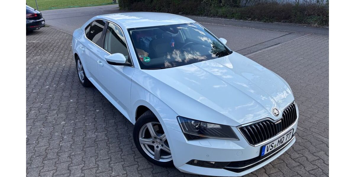Skoda Superb 128.000 km 14.800 &euro; Bad Dürrheim 78073
