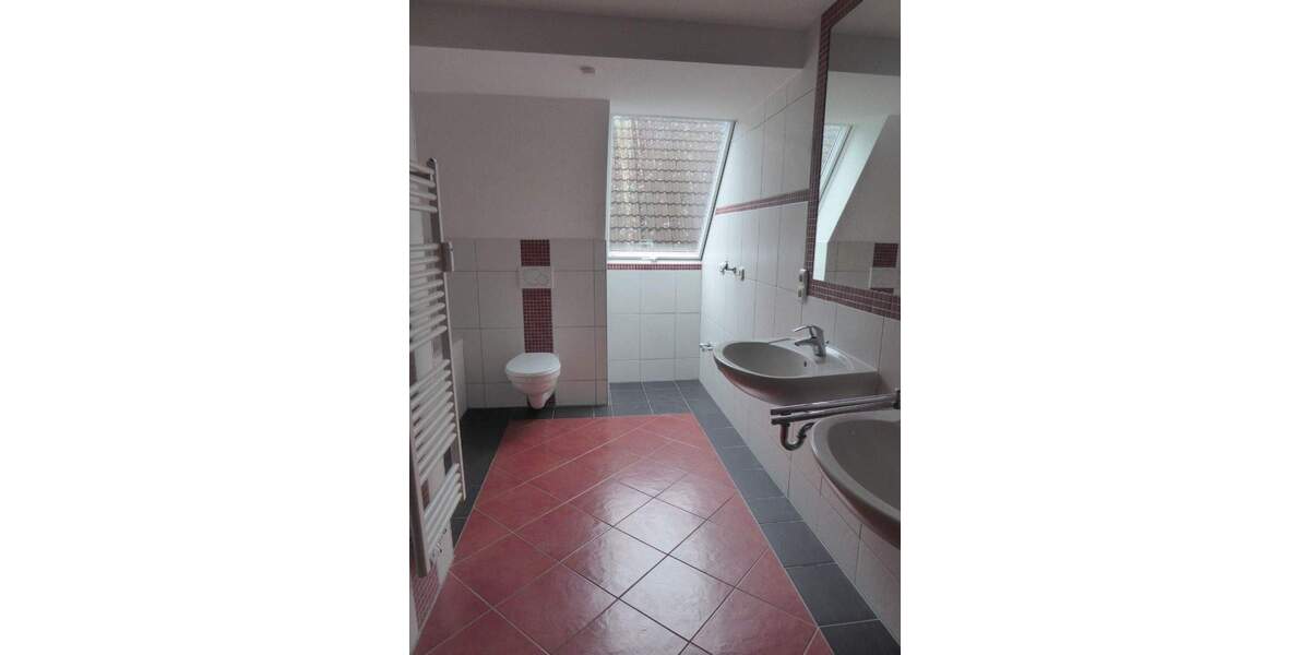 Etagenwohnung Beverungen - 4 Zimmer, 91 m&sup2;, 375&euro; | Angebot:25695349