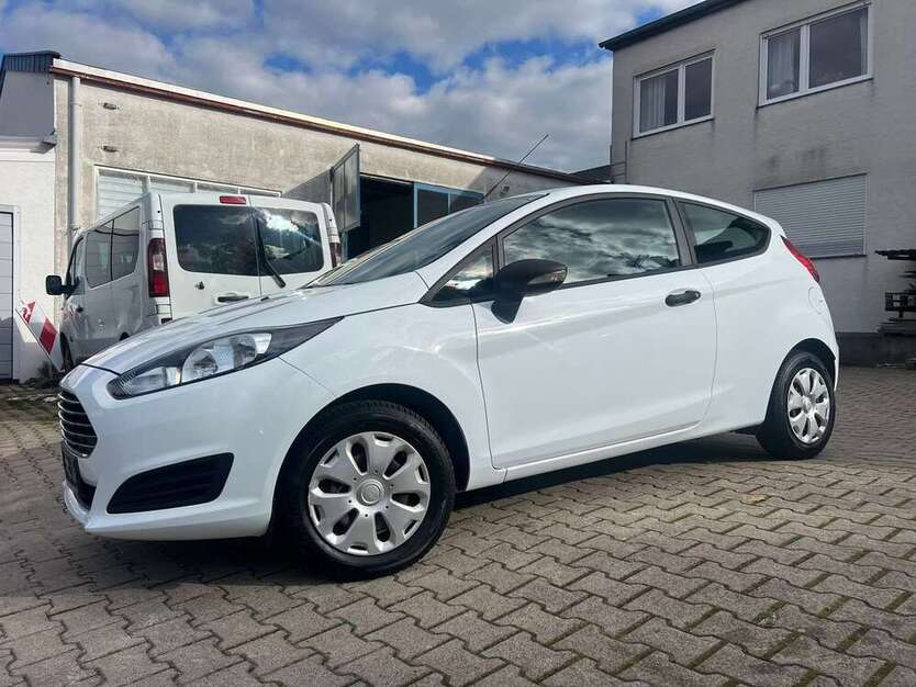 Ford Fiesta 32.000 km 5.850 € Holzgerlingen 71088