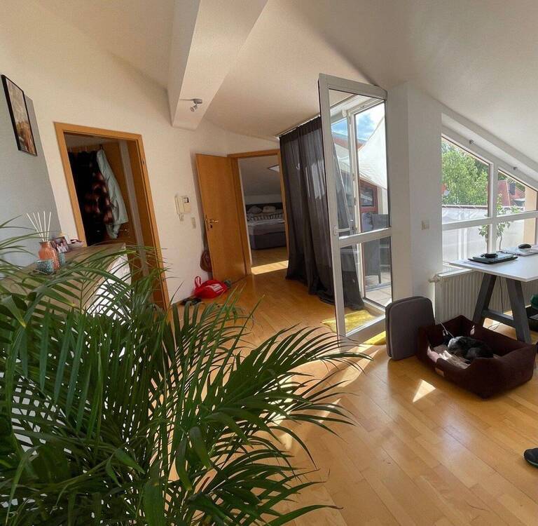 Großzügige Dachgeschoßwohnung