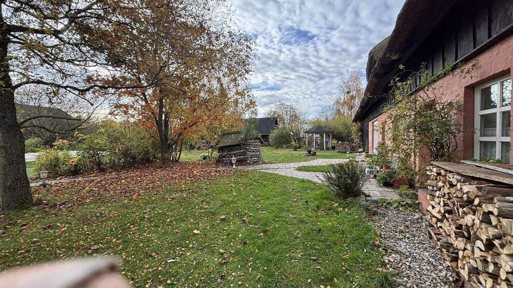 Einfamilienhaus Penzlin Mallin - 9 Zimmer, 500 m&sup2;, 560.000&euro; | Angebot:25755251