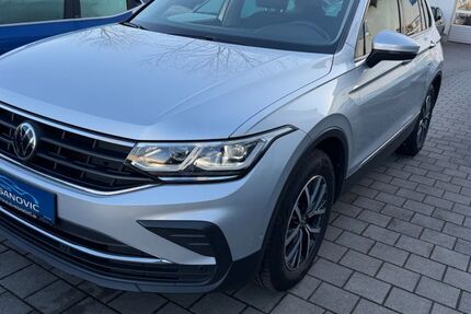 VW Tiguan 122.000 km 28.900 &euro; Dachau (bei München) 85221