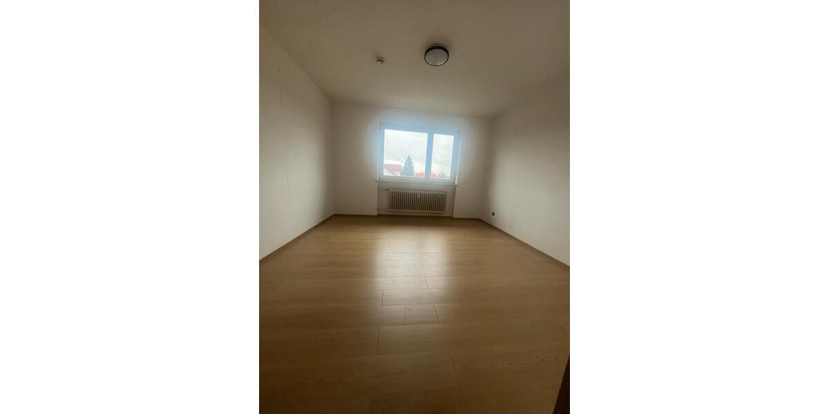 Sonnige Vierzimmerwohnung in ruhiger Wohnlage in Speichersdorf 4 zimmer