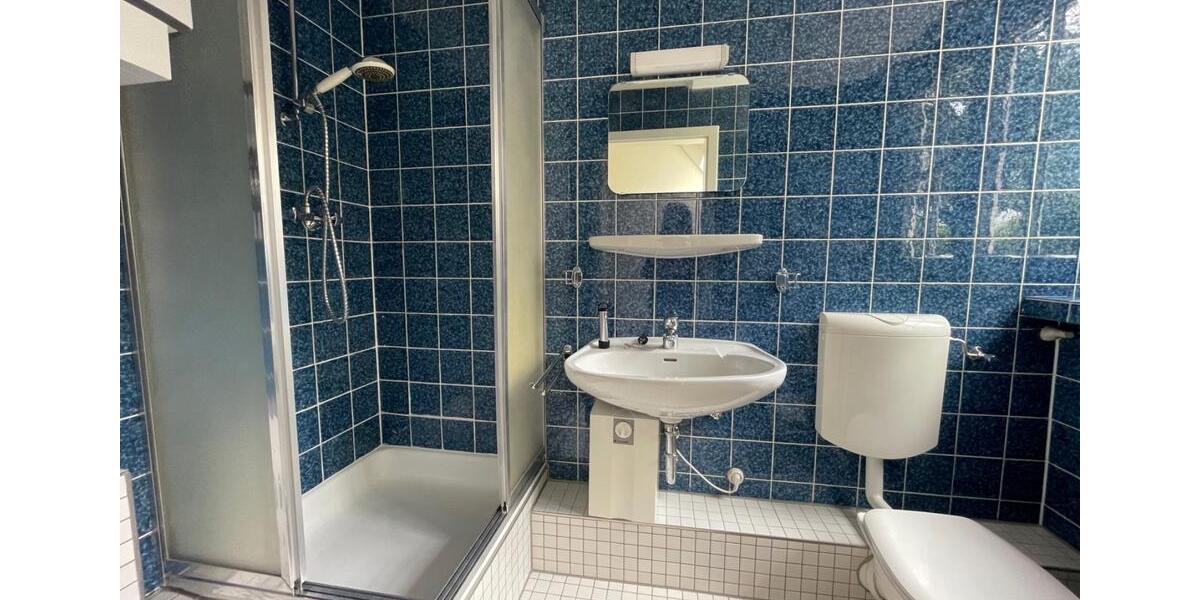 Dachgeschoßwohnung Neumünster - 2 Zimmer, 39 m&sup2;, 365&euro; | Angebot:25305453