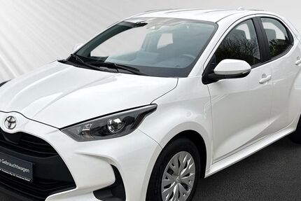 Toyota Yaris 30.111 km 15.890 &euro; Neumünster 24536