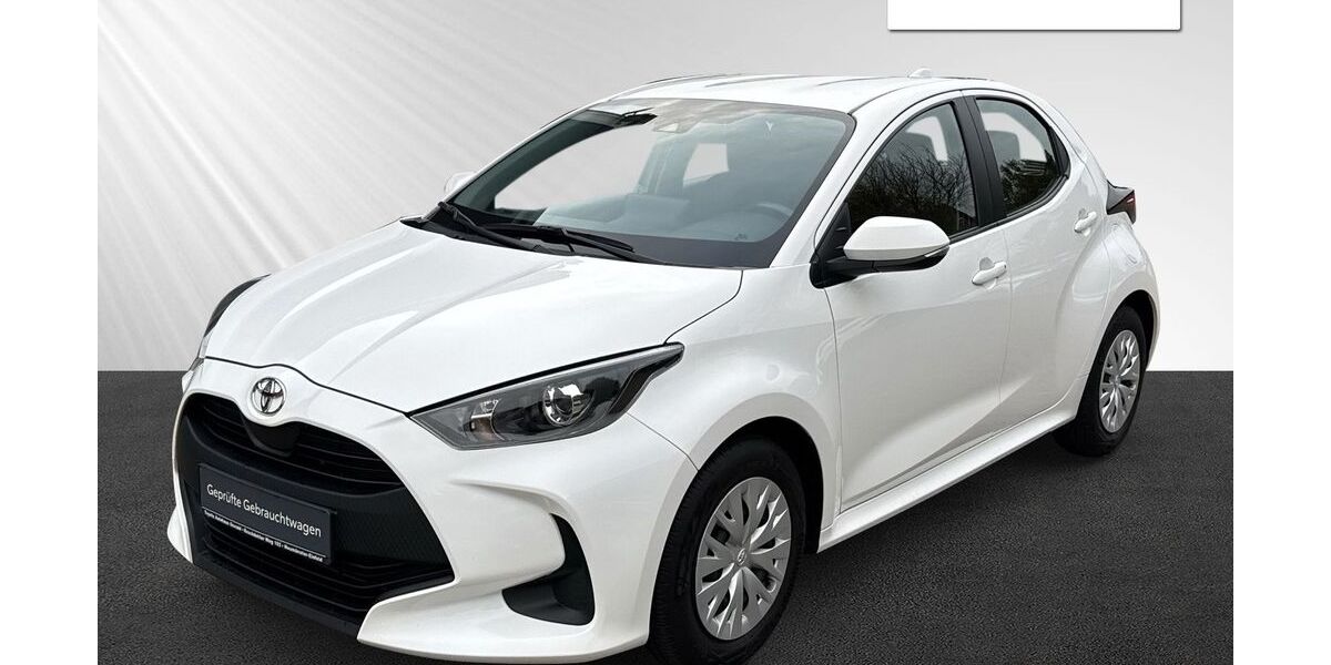 Toyota Yaris 30.111 km 15.890 &euro; Neumünster 24536